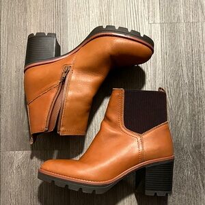 Women's naturalizer tan leather verney bootie